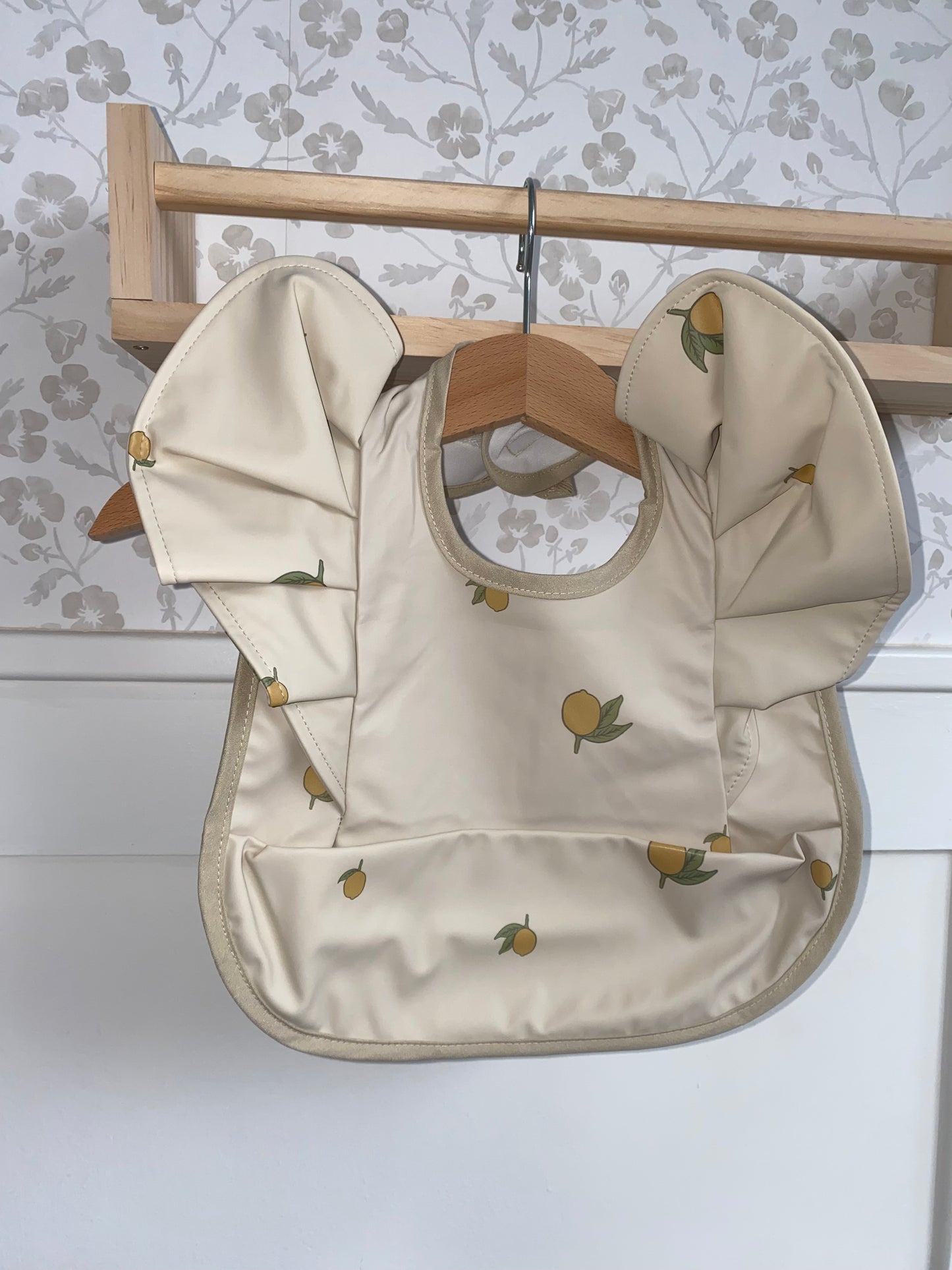 Boutique Bib- Beige Lemon